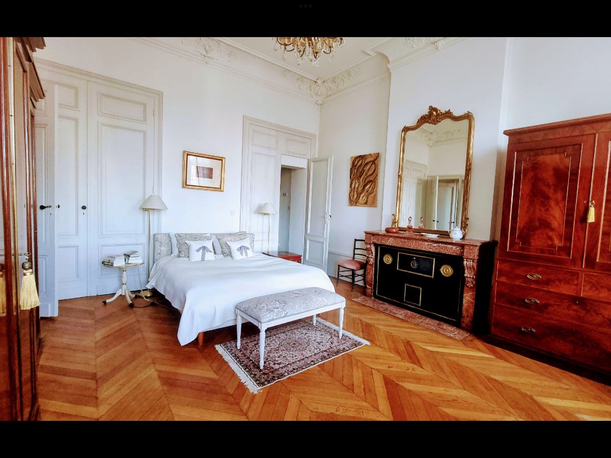 Photo mobile 7 | Bordeaux (33300) | Appartement de 153.00 m² | Type 4 | 1050000 € |  Référence: 180478RP