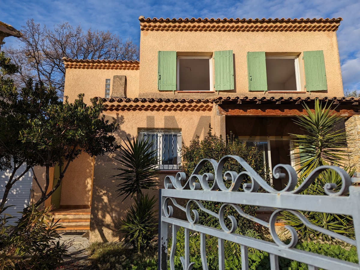 Vente Maison 148m² 6 Pièces à Saint-Cyr-sur-Mer (83270) - 3G Immobilier