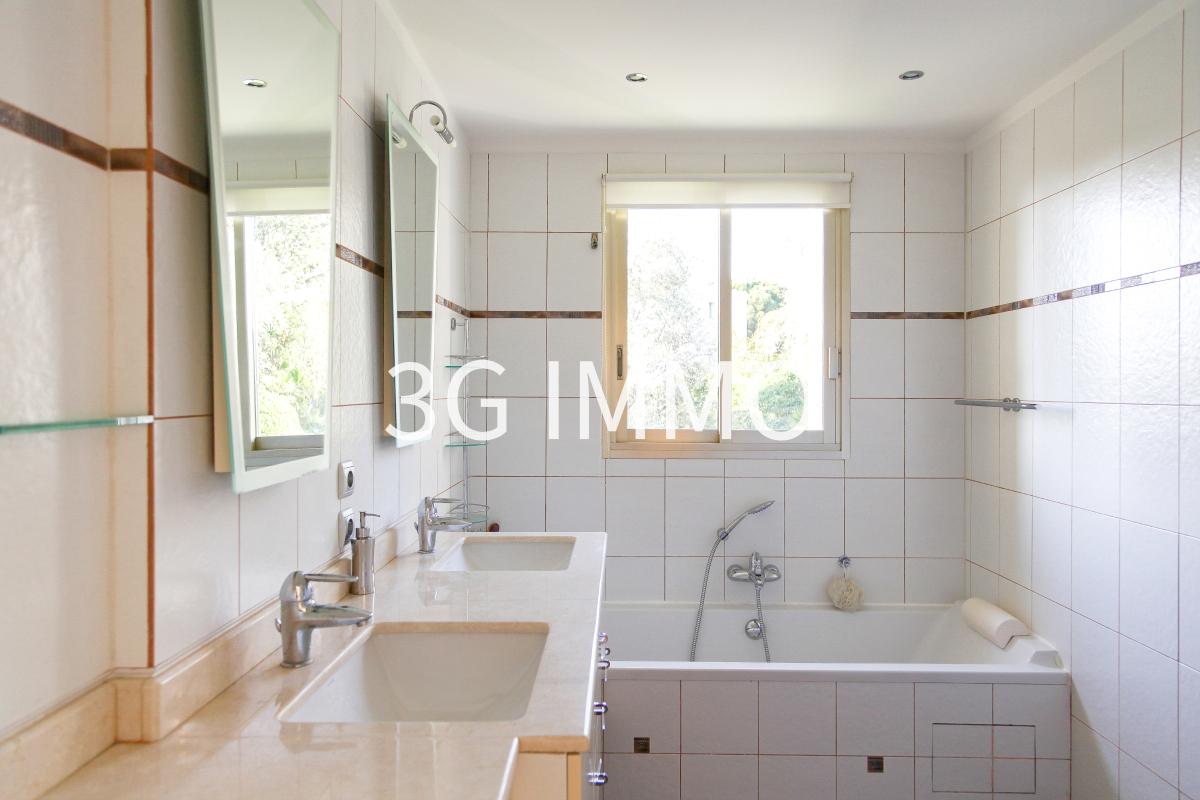Photo mobile 11 | Le cannet (06110) | Appartement de 132.50 m² | Type 5 | 1180000 € |  Référence: 186369JMD