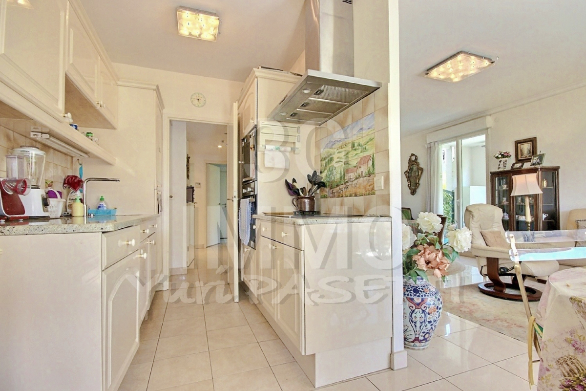Photo mobile 6 | Antibes (06160) | Appartement de 81.00 m² | Type 4 | 850000 € |  Référence: 188109YP